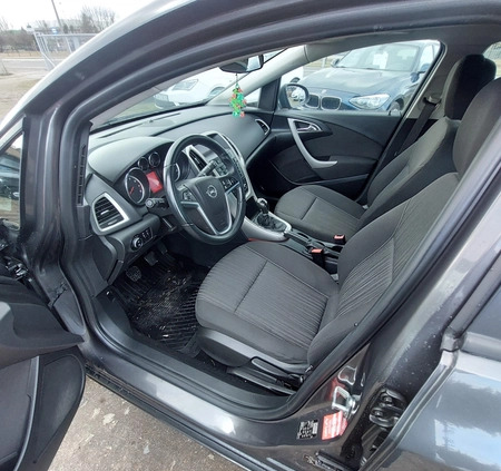 Opel Astra cena 28900 przebieg: 177000, rok produkcji 2012 z Legnica małe 56